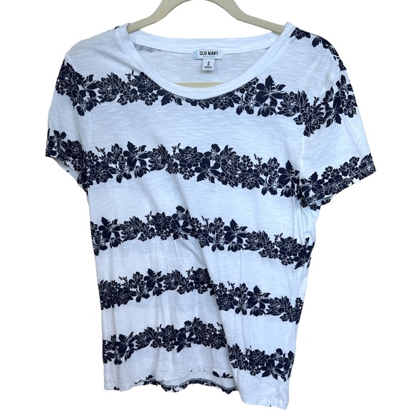 Old Navy women’s T, medium - Picture 1 of 2
